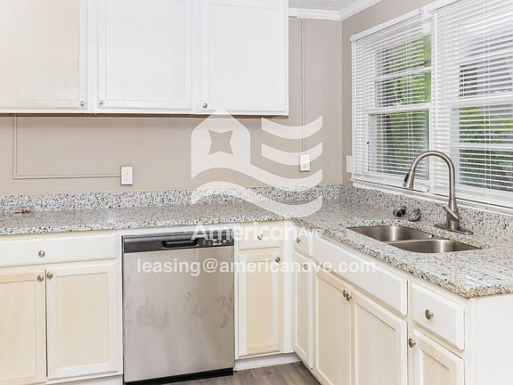 1890298_005_wm_-_kitchen_12896910.jpg