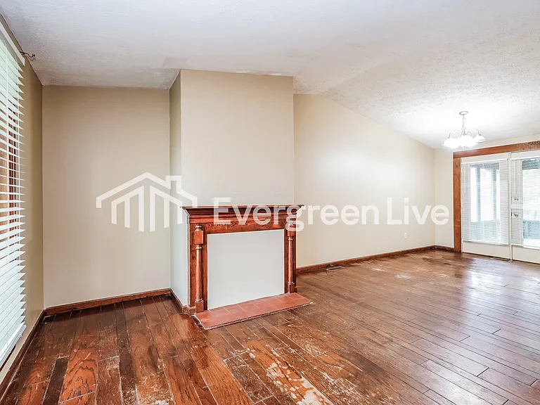3994 Vermilion Ave — Photo 2
