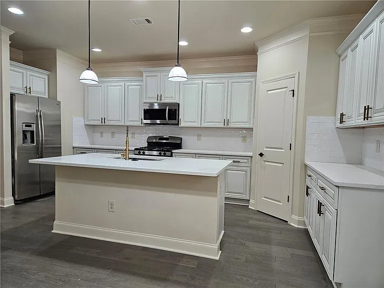 3155 Stonecrest Dr — Photo 5