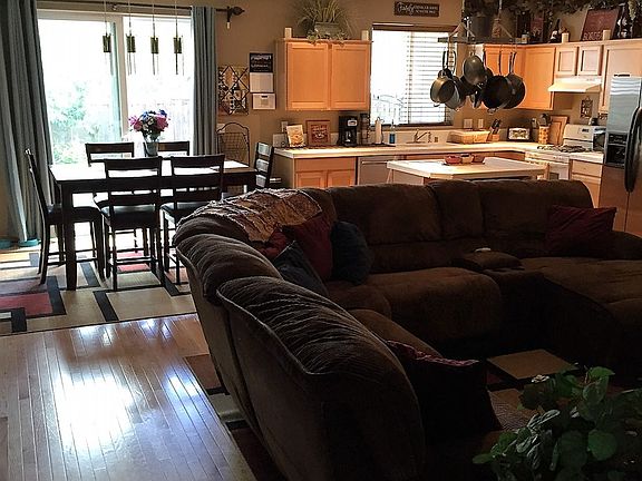 5th image of 5609 NE 44th St