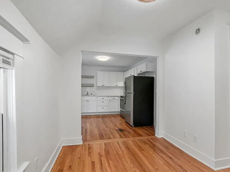 411 6th St NW #2 — Photo 5