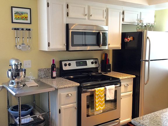 White kitchen cabinets