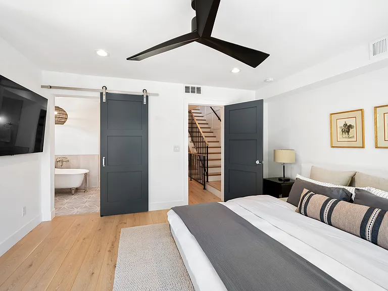 528 S Gaylord St — Photo 33