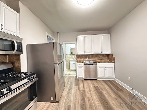4th image of 384 Baldwin Ave #E2