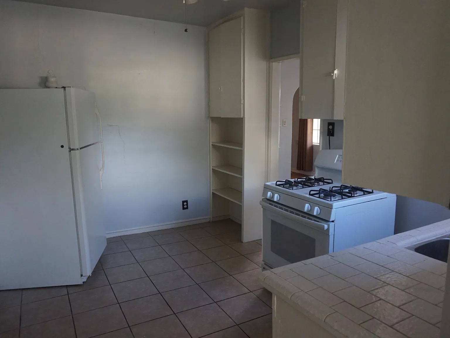300 E Robinson Ave — Photo 3