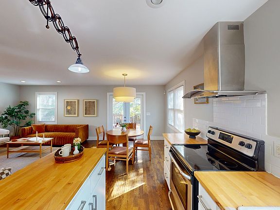 3rd image of 1515 Jewel St #A