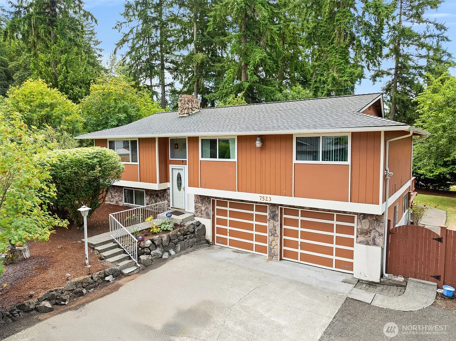 7523 13th Avenue SE photo 1