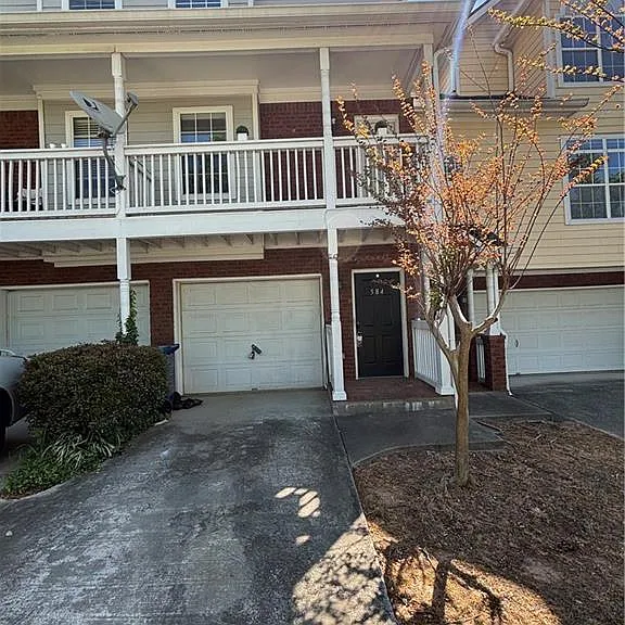 584 Windsor St SW — Photo 1