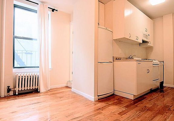 3rd image of 226 E 83rd St APT 42