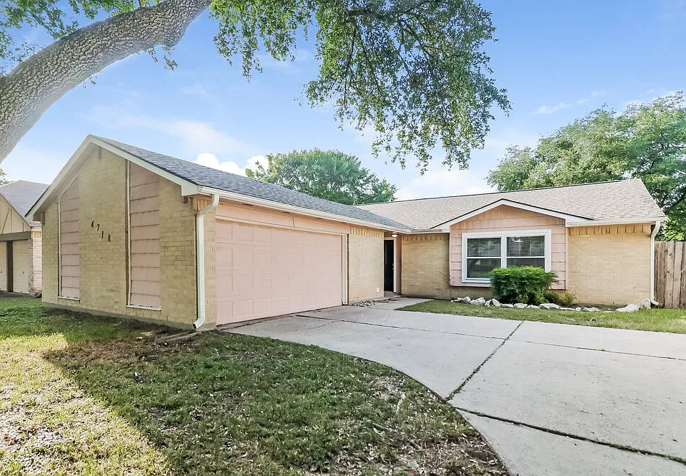 4718 Roserock Ln