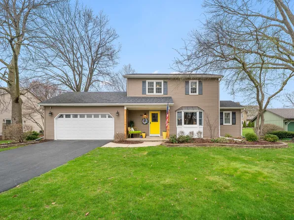 66 Winthrop New Rd, Sugar Grove, IL 60554