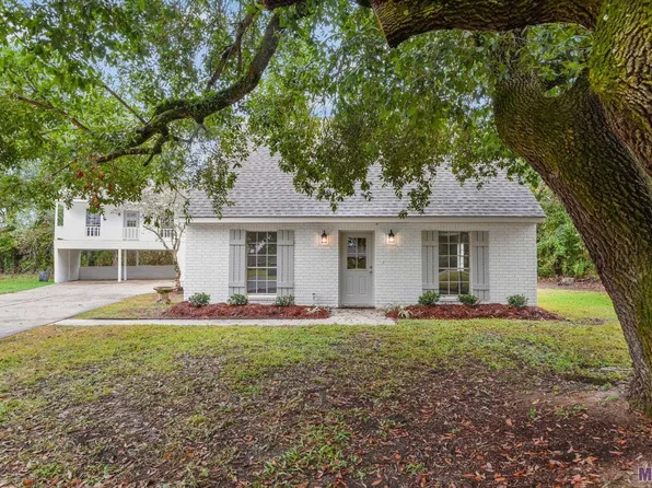 2435 Saint Simon Pl, Donaldsonville, LA 70346