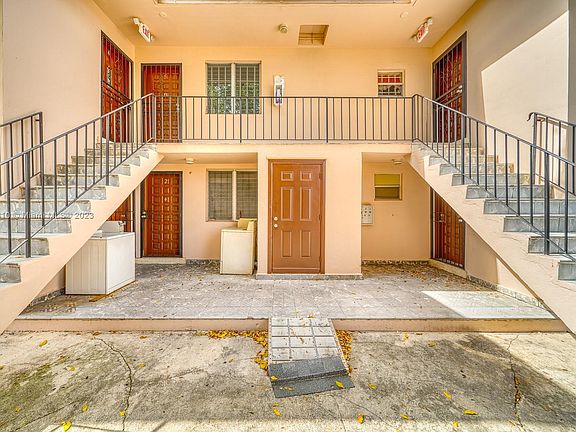 5th image of 1828 NW 19th St