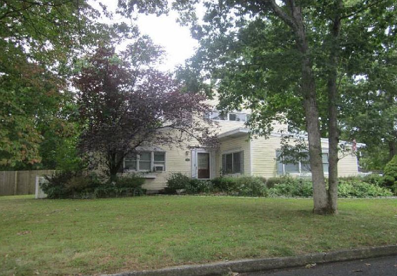 1st image of 25 Locust Dr