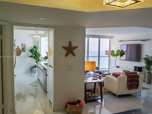 3rd image of 16445 Collins Ave APT 1525