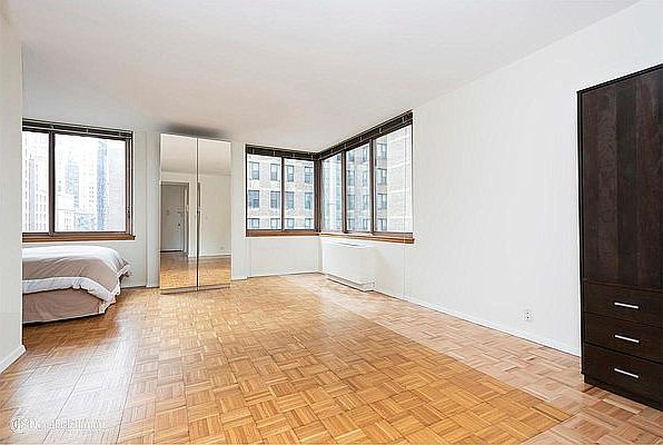 1st image of 235 E 40th St APT 8H