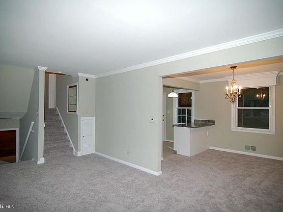 3rd image of 600 Blossom Dr