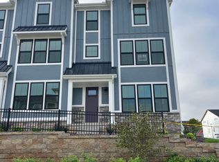 16535 Yellowwood Ct, Chesterfield, MO 63005