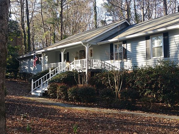3rd image of 85 Camp Dr