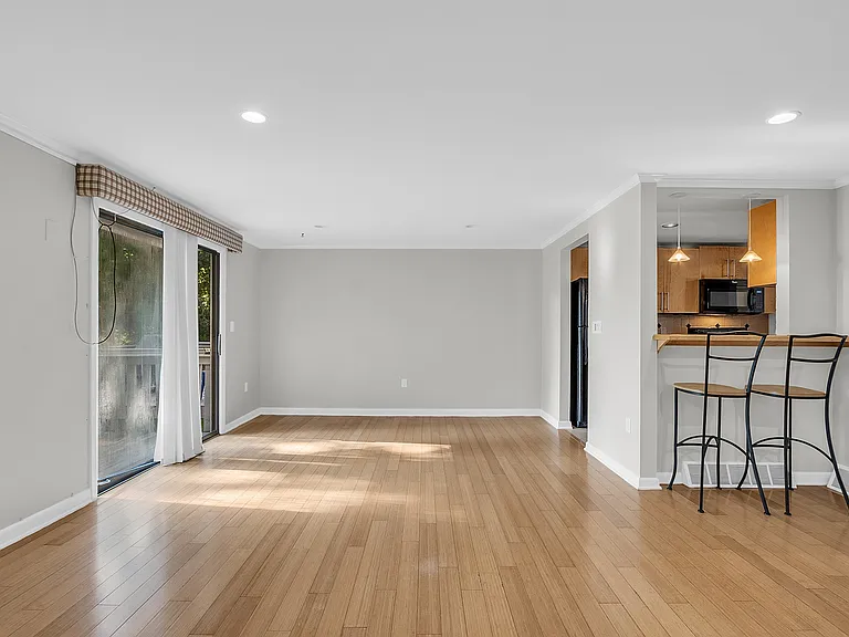 1R Snow Cir #1 — Photo 14