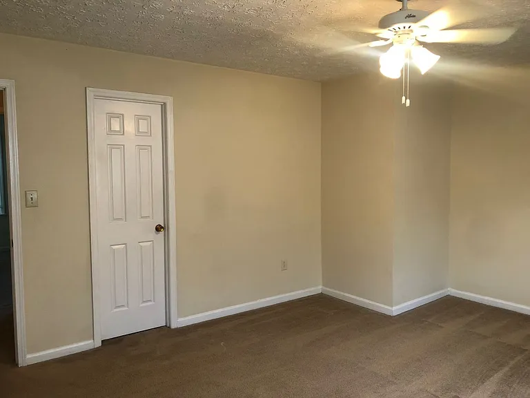 1905 S Milledge Ave #16 — Photo 6