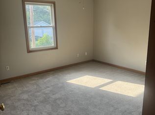 43 Lawe St, Indian Orchard, MA 01151