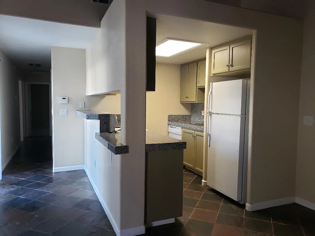 3 bed, 1200 sqft, $2,375 — Photo 1