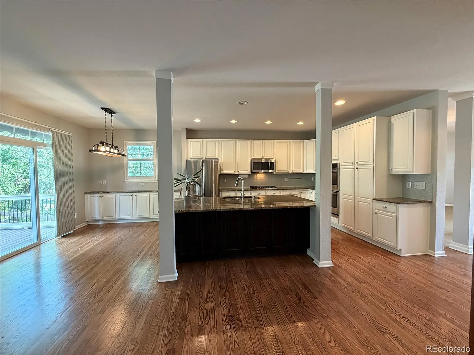 5 bed, 3.5 bath, 4133 sqft, $3,700 — Photo 2