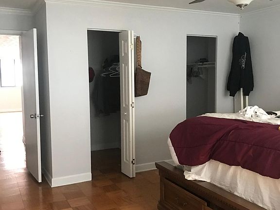 Bedroom, two walking closets.