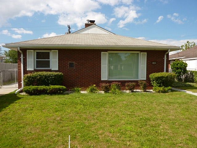 1st image of 15365 Hill Ct