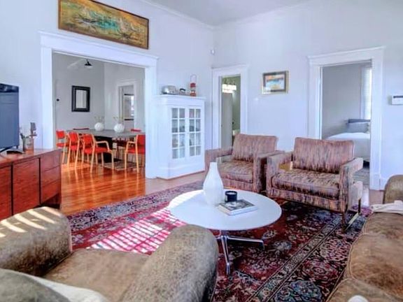 3rd image of 2920 Avenue Q