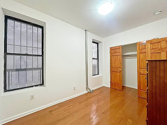 5th image of 332 E 15th St #2F