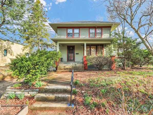 202 W Iowa St, Urbana, IL 61801