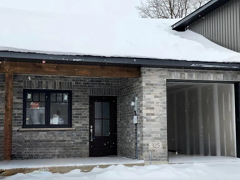 325 Arthur St — Photo 1