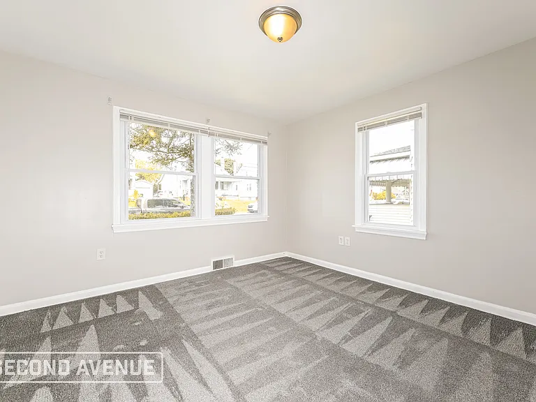 1721 Vanburen St — Photo 11