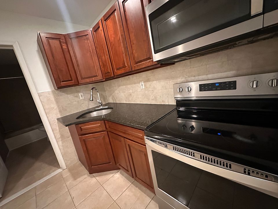 1st image of 2101 Tyson Ave #3.1