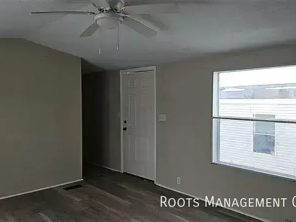4th image of 4909 Starboard Dr #4909