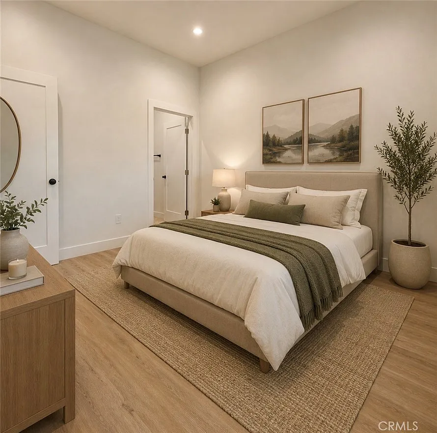 3 bed, 1108 sqft, $3,495 — Photo 2