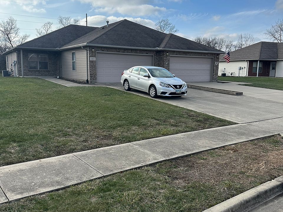 1st image of 143 Brooke Woode Dr