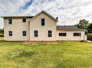 14664 Mayfield Rd, Huntsburg, OH 44046