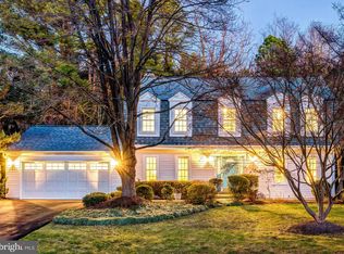 10332 Dunn Meadow Rd, Vienna, VA 22182
