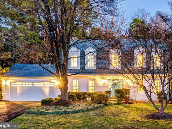10332 Dunn Meadow Rd, Vienna, VA 22182