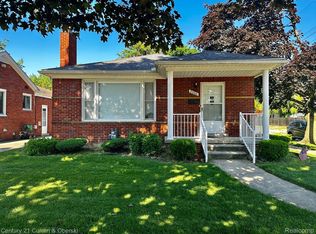 8000 Cortland Ave, Allen Park, MI 48101