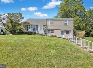 824 Carsonia Ave, Reading, PA 19606