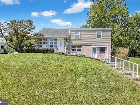 824 Carsonia Ave, Reading, PA 19606