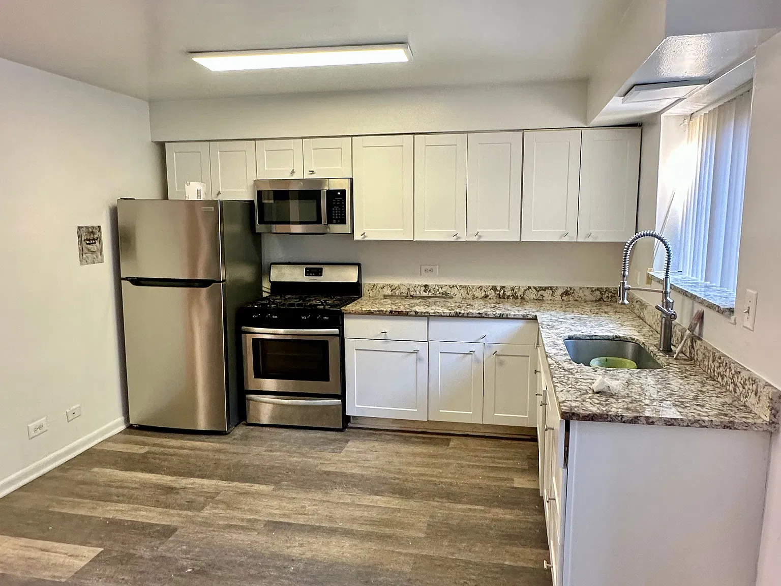 2 bed, 1.0 bath, $1,875 — Photo 2