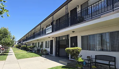 Asher St. Apartments Photo 1