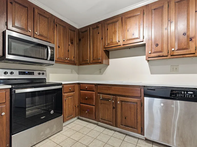 320 Forestgate Ct — Photo 9