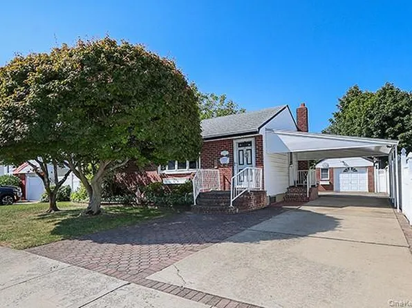 119 S 6th Street, Bethpage, NY 11714