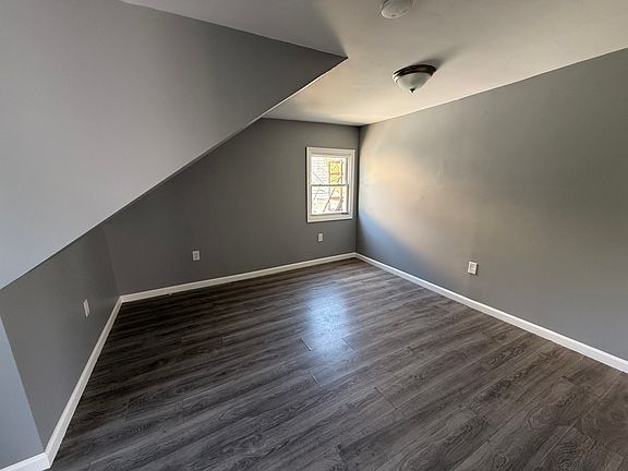 2nd image of 89-91 Tremont Ave #3